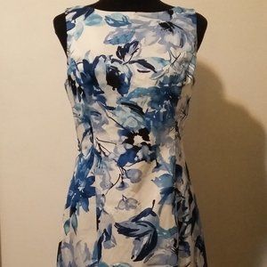 5/$25 Size 10 blue and white flower dress